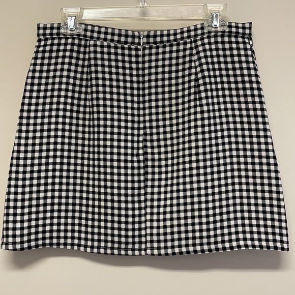Forever 21 Black & White Checked Mini Skirt - Picture 6 of 8